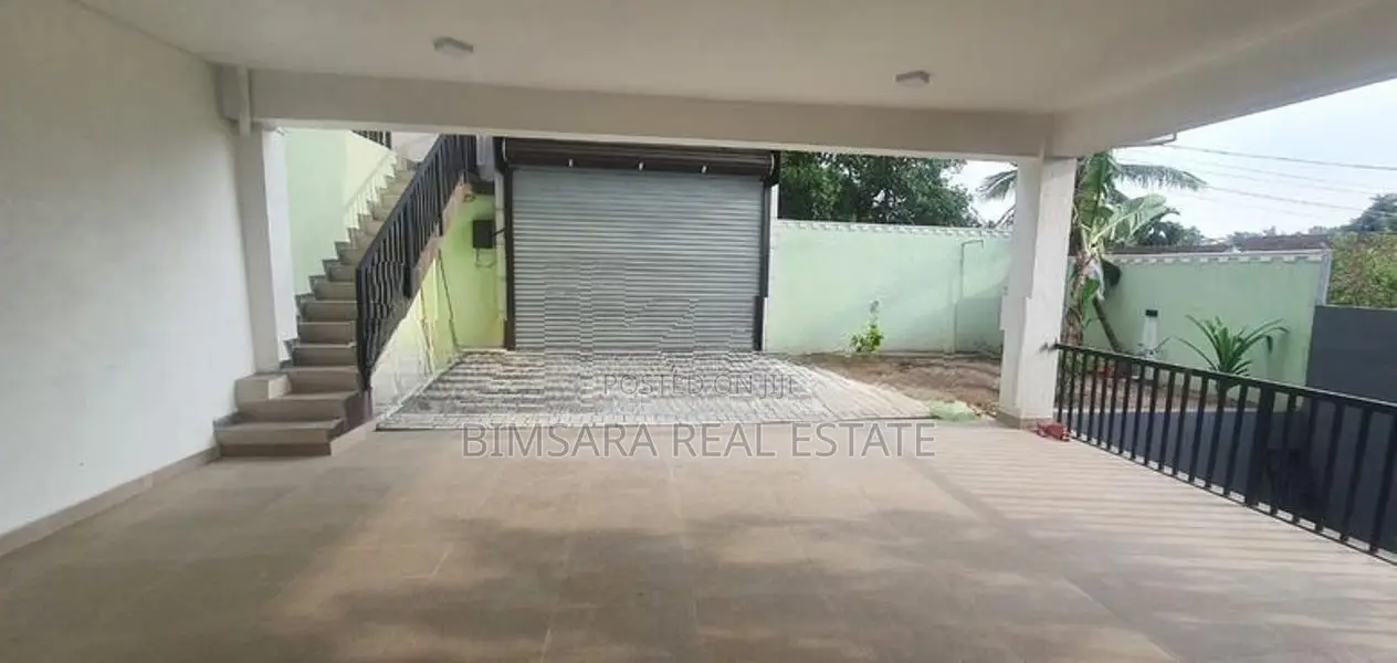 Brand-New 6-Bedroom Modern Residence with Rooftop in Malabe | SH15322