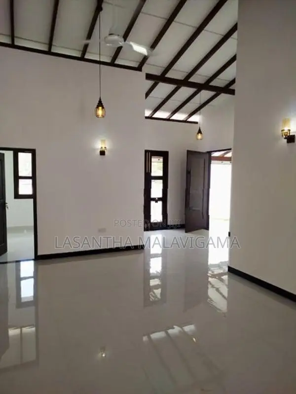 10 Perch Brand New Single Story House for sale at Athurugiriya, Malabe