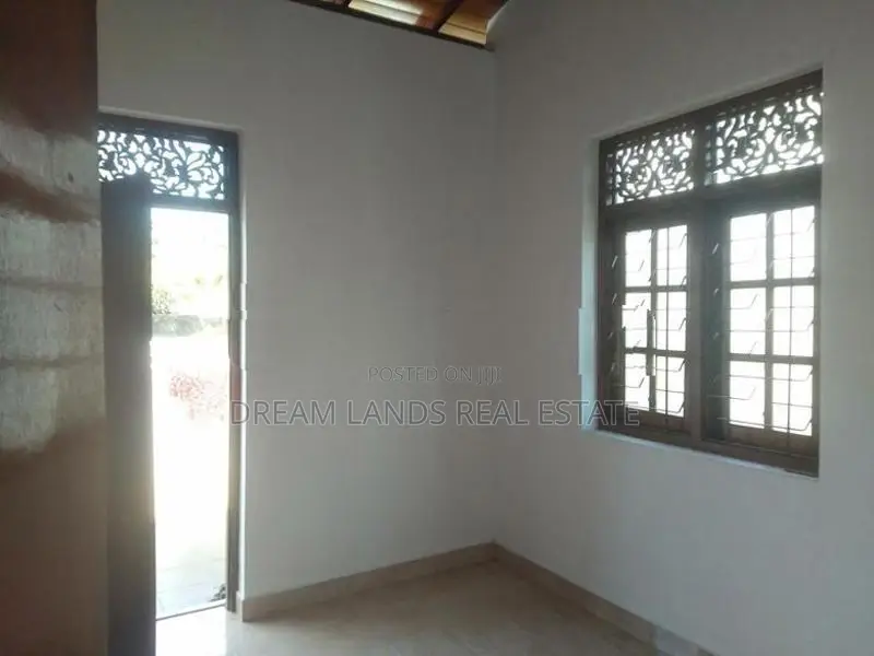 Boralesgamuwa 2 Story House for Sale
