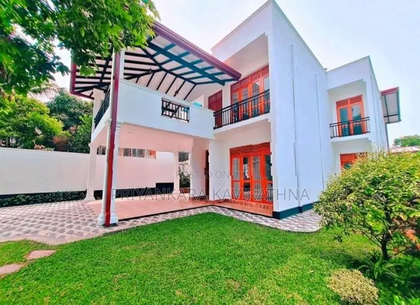 පර්චස් 15 ක සුකෝපබෝගී තෙමහල් නිවස විකිනීමට - කැස්බෑව