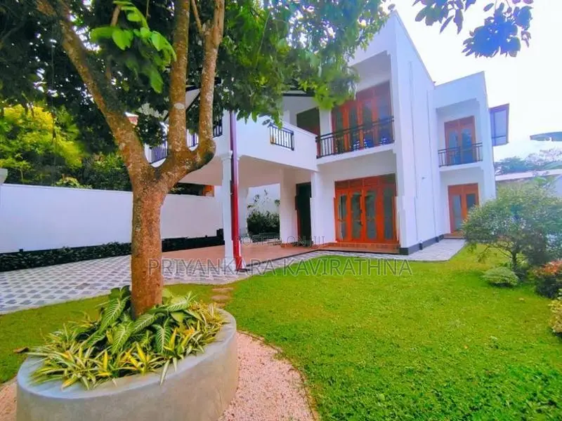 පර්චස් 15 ක සුකෝපබෝගී තෙමහල් නිවස විකිනීමට - කැස්බෑව