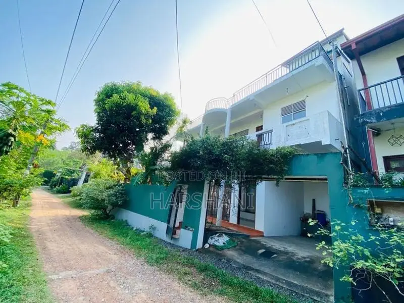 Three Storied Spacious house for Sale close to Piliyandala Bypass Road