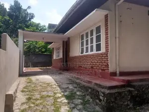Nugegoda Udahamulla Station Road 18.61 Perches Land With House For Sal