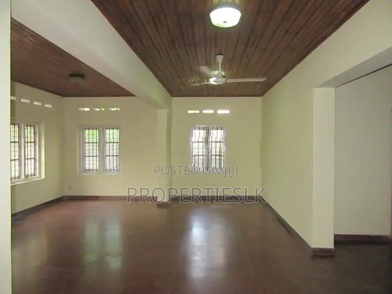 Nugegoda Udahamulla Station Road 18.61 Perches Land With House For Sal