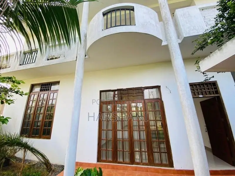 Three Storied Spacious house for Sale close to Piliyandala Bypass Road