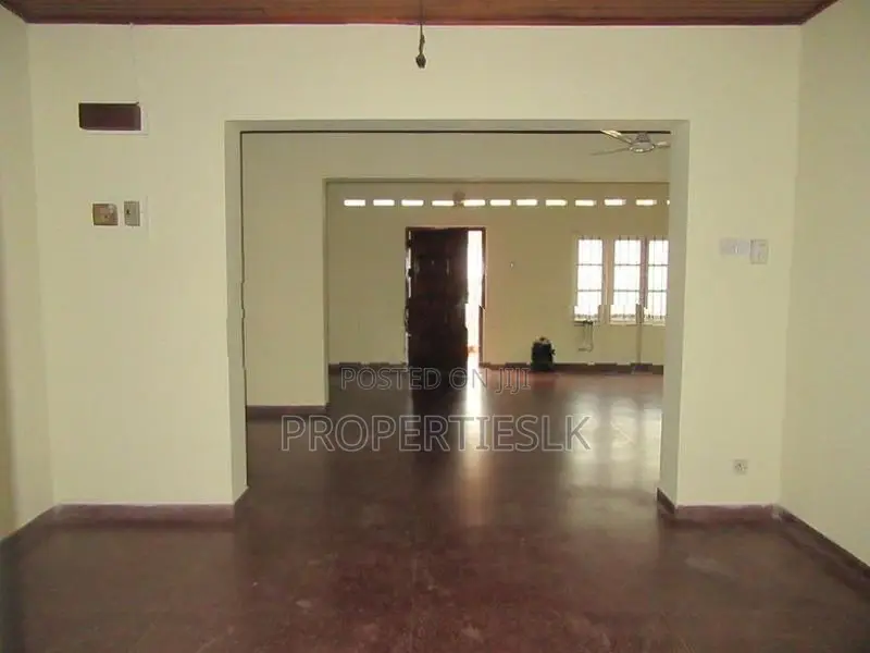 Nugegoda Udahamulla Station Road 18.61 Perches Land With House For Sal