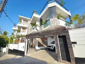 Architecture Designed Luxury 3 Storey House for Sale in Pelawatta
