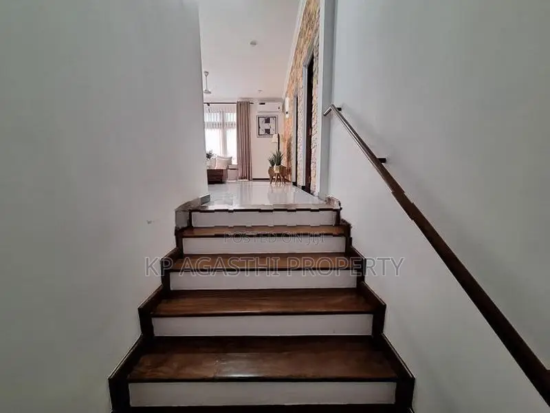 super house for sale with furnitured battaramulla