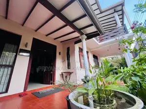 Luxury House For Sale in Mattegoda