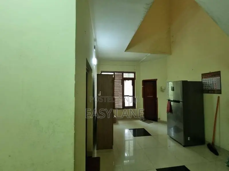 වටිනා දෙමහල් නිවසක් විකිණීමට