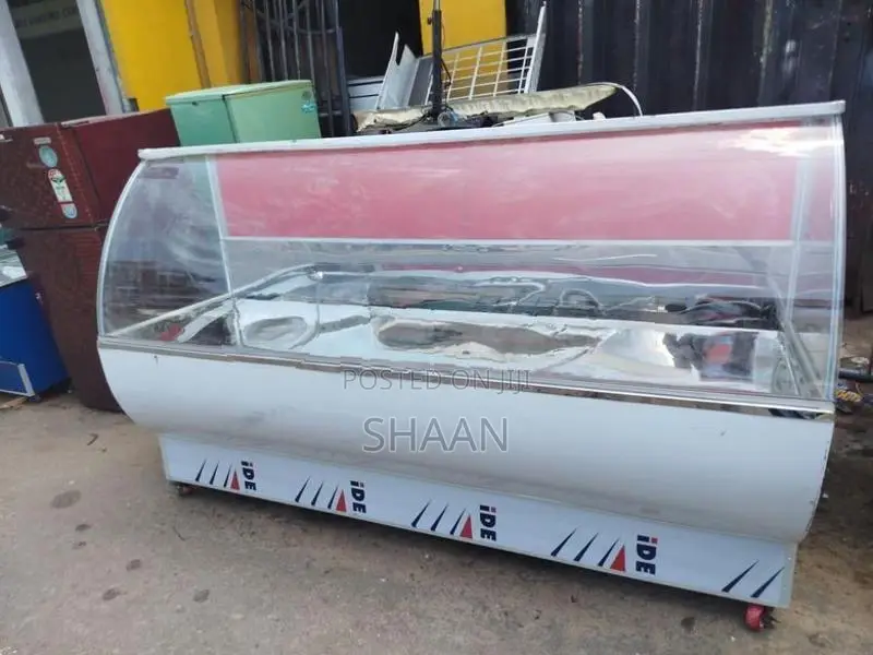 කුකුල් මස් සහ මාළු ශීතකරන. Chicken & Fish Display Coolers
