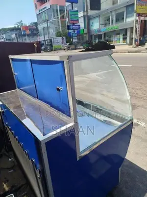 කුකුල් මස් සහ මාළු ශීතකරන. Chicken & Fish Display Coolers