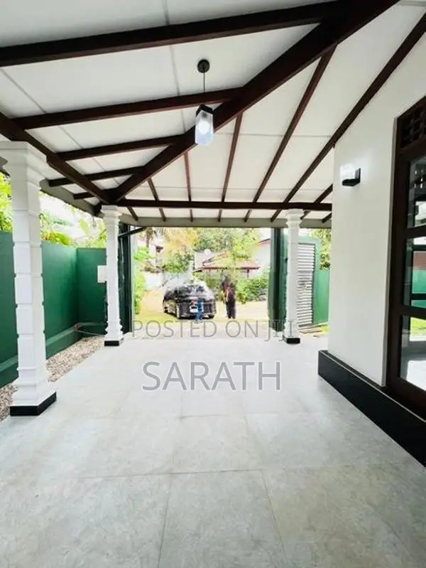 Well Build Brand New House Sale Athurugiriya