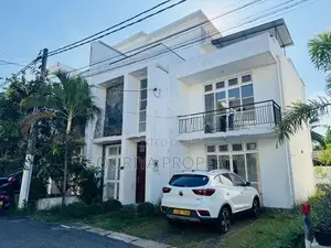 Brand New Condition Luxury House for Sale - Piliyandala