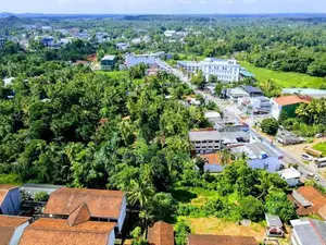 නිට්ටඹුව නගර මධ්‍යයෙන් සුපිරි බිම් කොටසක්