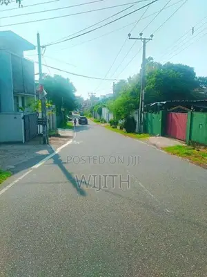 සුපරි පරිසරයක අරලිය උයනේ තනිමහල් නිවසක් විකිනිමට