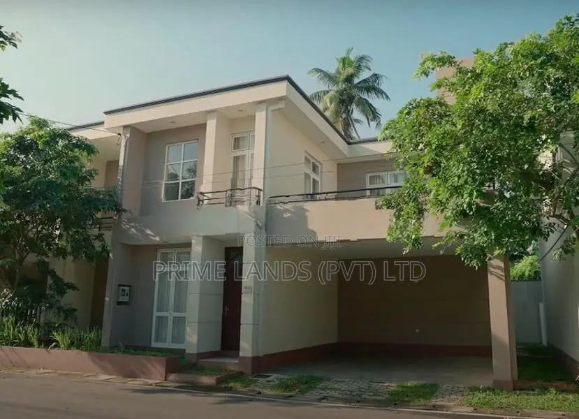 Luxury House in Dalugama