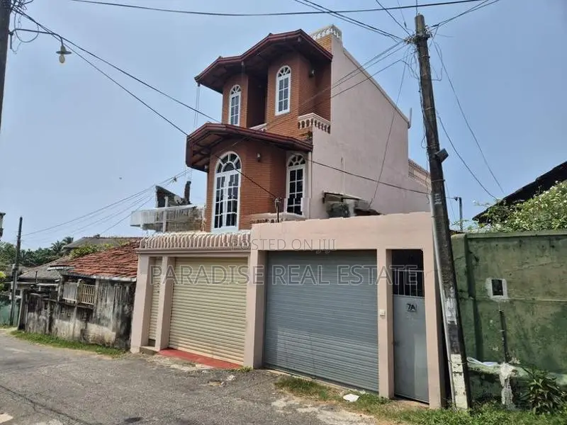 3 Storey House with Annex for Sale Mount Lavinia Close to Galle Road