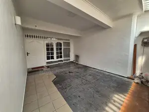 3 Storey House with Annex for Sale Mount Lavinia Close to Galle Road