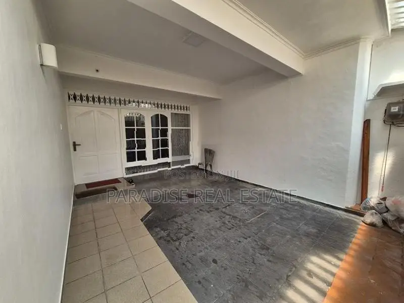 3 Storey House with Annex for Sale Mount Lavinia Close to Galle Road