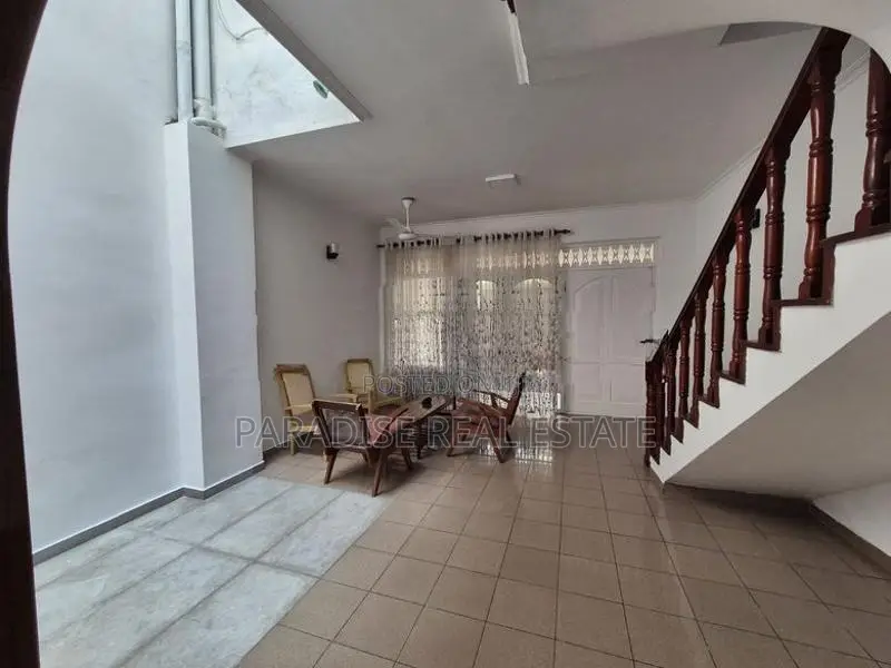 3 Storey House with Annex for Sale Mount Lavinia Close to Galle Road