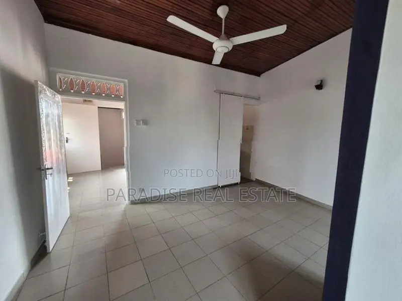3 Storey House with Annex for Sale Mount Lavinia Close to Galle Road