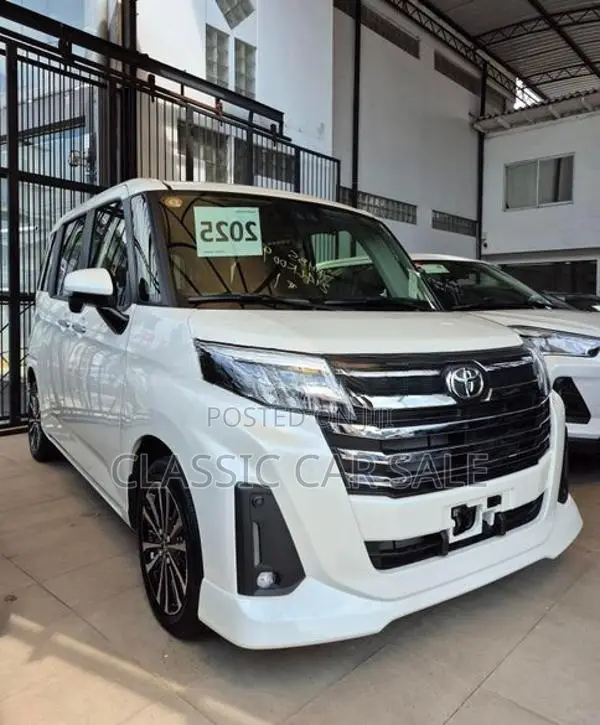 Toyota Roomy Custom GT Turbo 2025