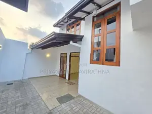බෝකුන්දර පිහිටි අංගසම්පූර්ණ දෙමහල් නිවස විකිනීමට