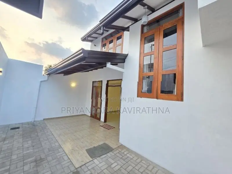 බෝකුන්දර පිහිටි අංගසම්පූර්ණ දෙමහල් නිවස විකිනීමට