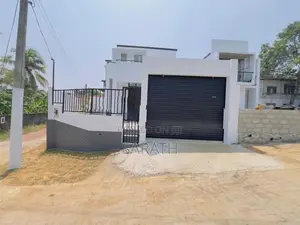 Well build House Sale With Furniture