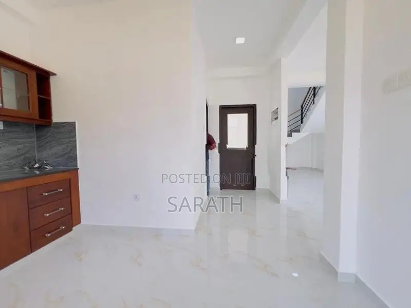 Well build House Sale With Furniture