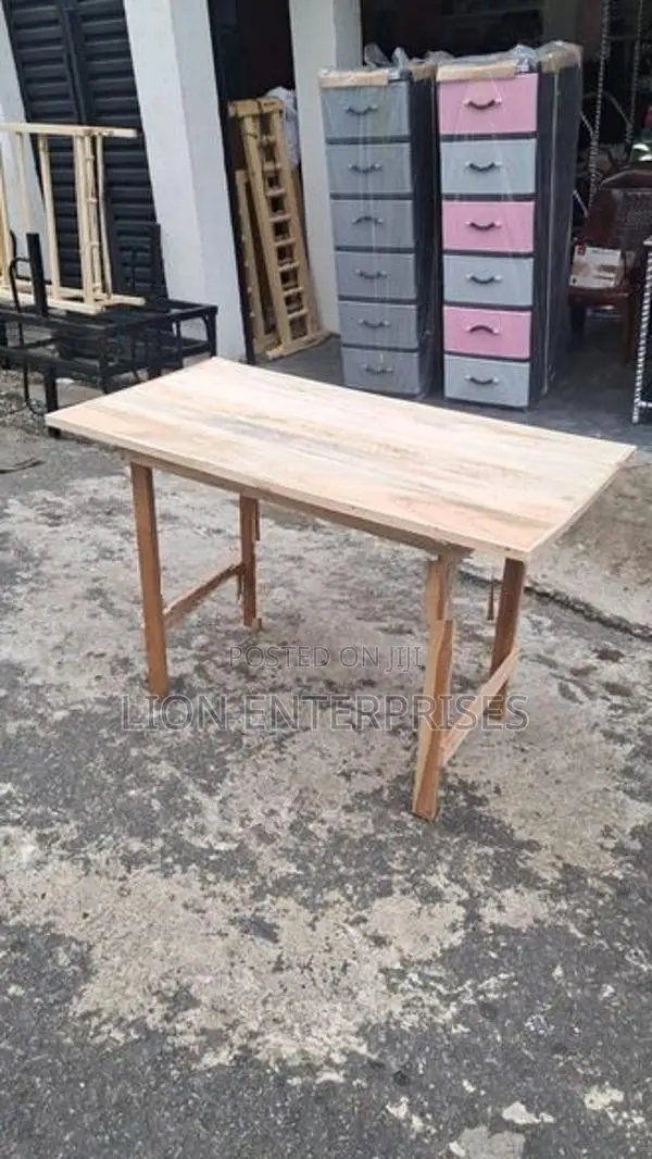 4×2 Tables