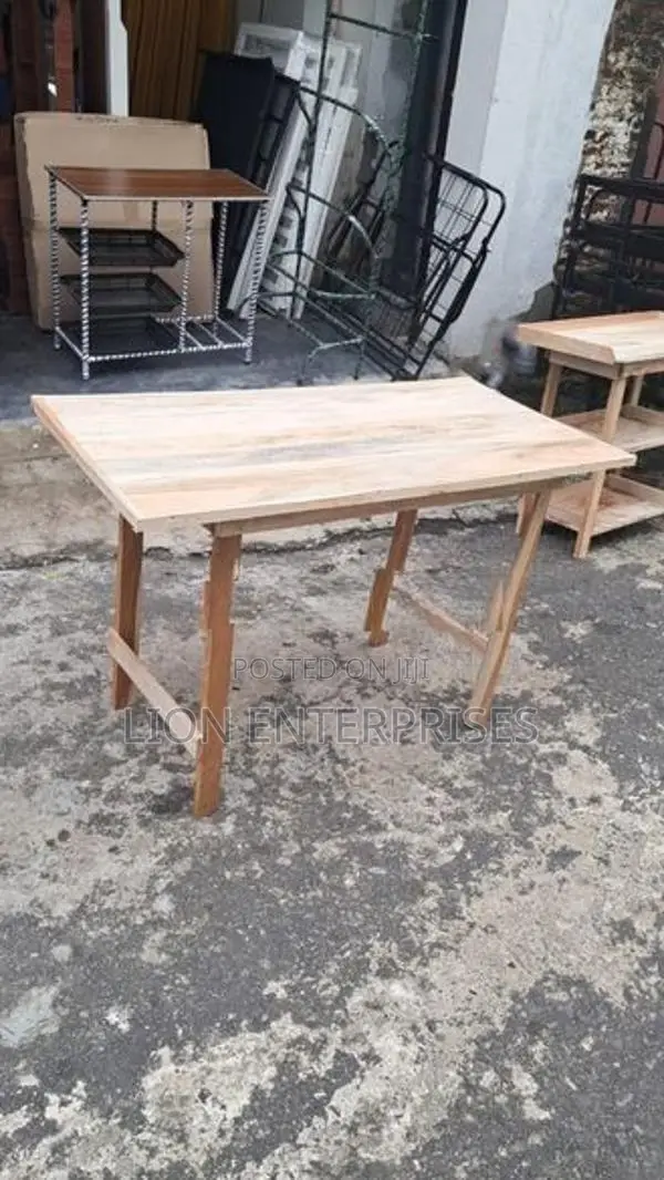 4×2 Tables