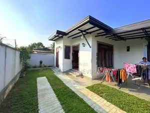 House For Sale in Homagama Meegoda - Artigala Rd 3.5 km to High Level