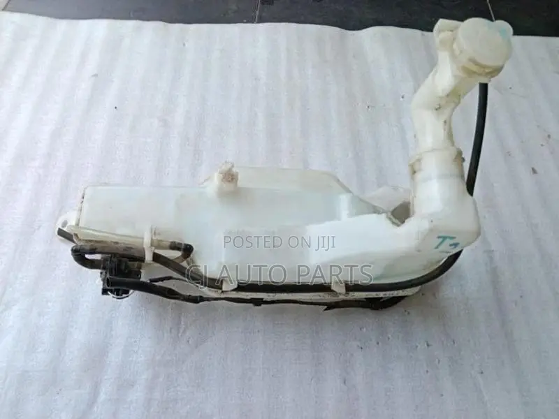 Daihatsu Cast Activa Wiper Washer Tank