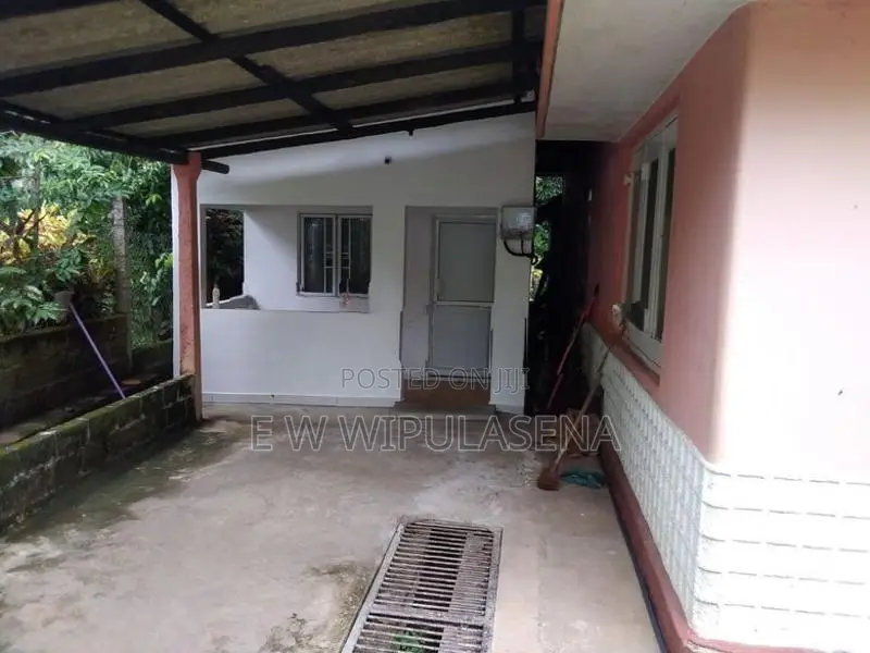 HOUSE for SALE in SEEDUWA CHURCH JUNCTION