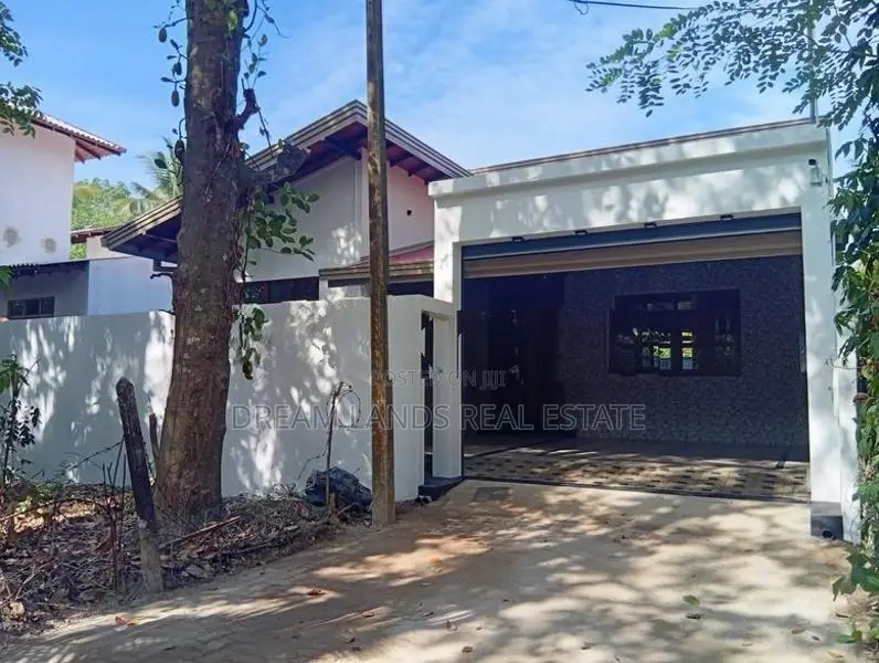 3BED HOUSE FOR SALE IN PILIYANDALA (SP1110)
