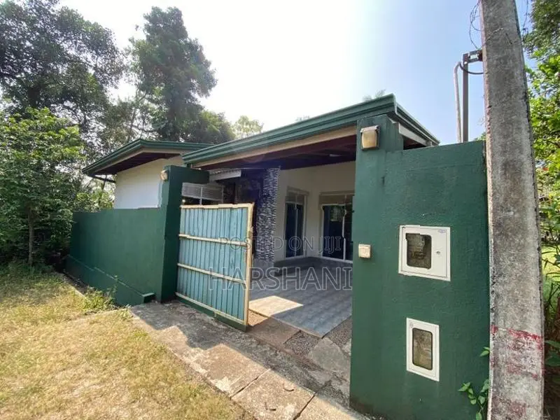 Well Maintained Beautiful House Close to Athurugiriya - Kaduwela Rd