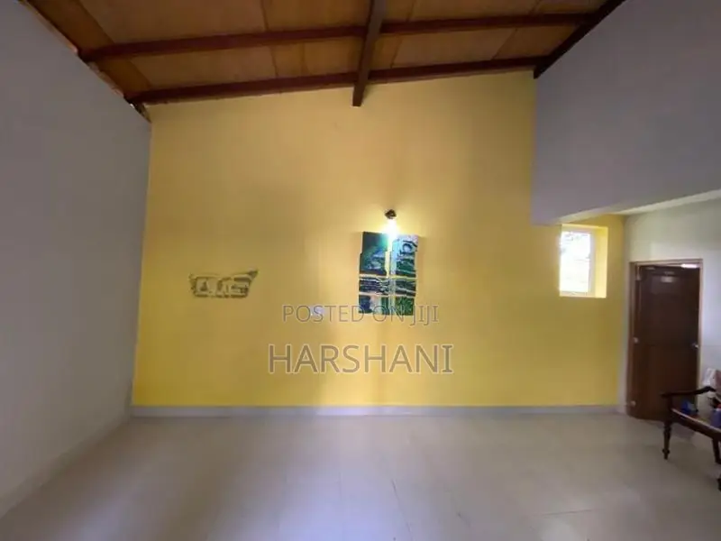 Well Maintained Beautiful House Close to Athurugiriya - Kaduwela Rd