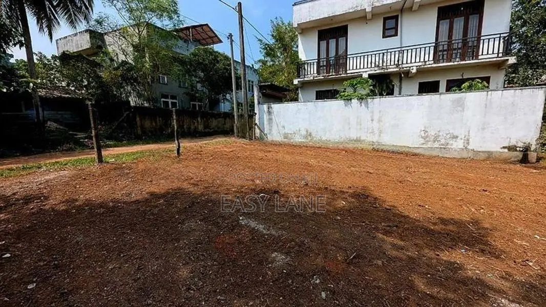 කඩවත මාවරමණ්ඩියෙන් වටිනා ඉඩමක් විකිණීමට