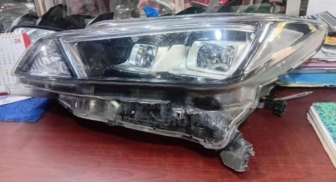 Nissan Leaf Head Light