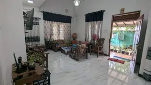 දෙමහල් අංගසම්පූර්ණ නිවසක් කඩුවෙල