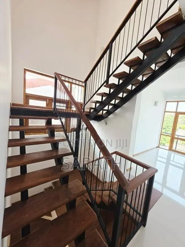 Luxury House For Sale Pelawatta , Battaramulla