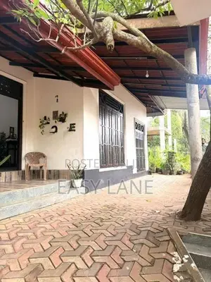 වතුපිටිවල නගරයෙන් දෙමහල් නිවස විකිණීමට
