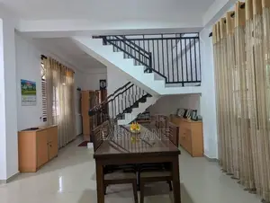 ගම්පහ - බන්ඩාරනයක විද්‍යාලය ලගින්ම දෙමහල් නිවසක් විකිනීමට