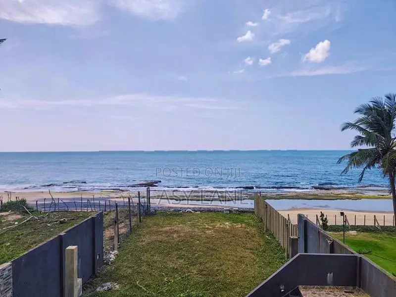 ‎මීගමුව සංචාරක පුරවරයට ඉතා ආසන්නව තට්ටු 4ක හොටෙල් ගොඩනැගිල්ලක්