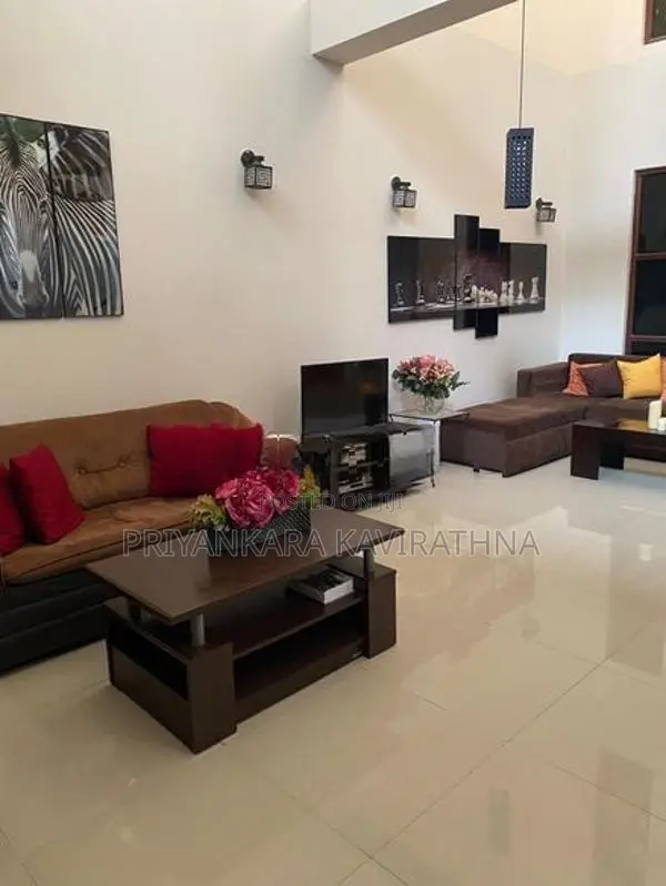 Luxury House For Sale in Angulana