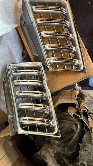 Mitsubishi Montero Sport Grille Set