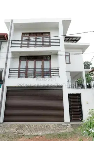 Super Quality Mordern 3 Storied House in Pannipitiya