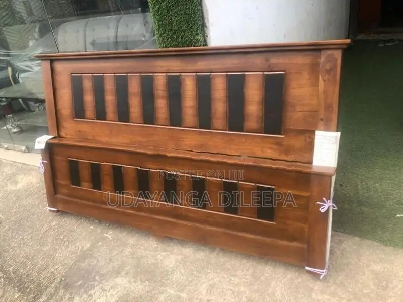 Teakka Bed